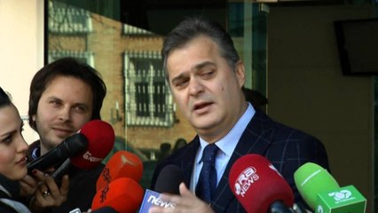 BLUSHI KERKON ZGJEDHJE NE GRUP