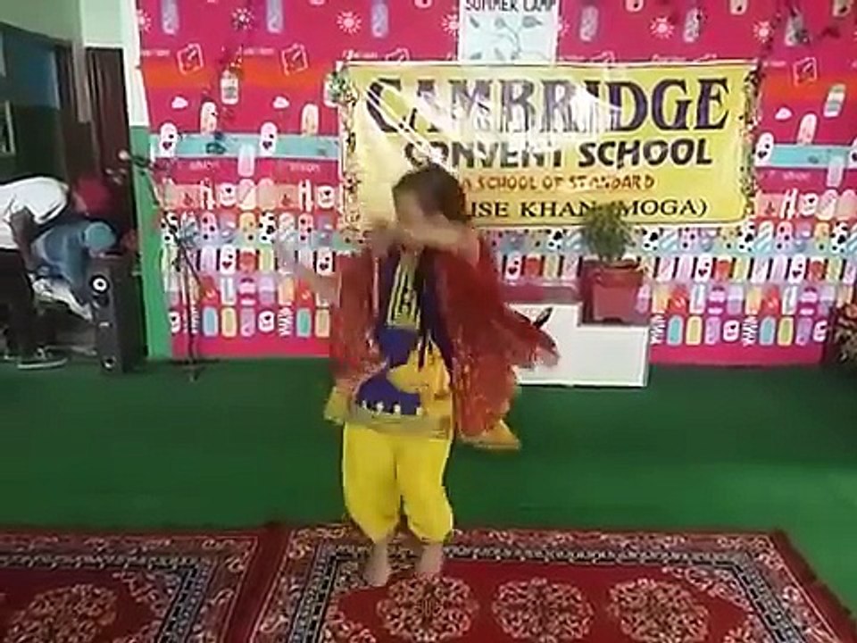Phulkari song te dance dekho cute baby da