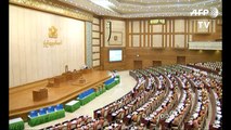 تسلم انصار اونغ سان سو تشي مقاعدهم في البرلمان البورمي