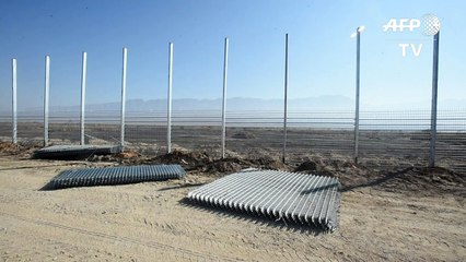 Israel builds new fence along border with Jordan
