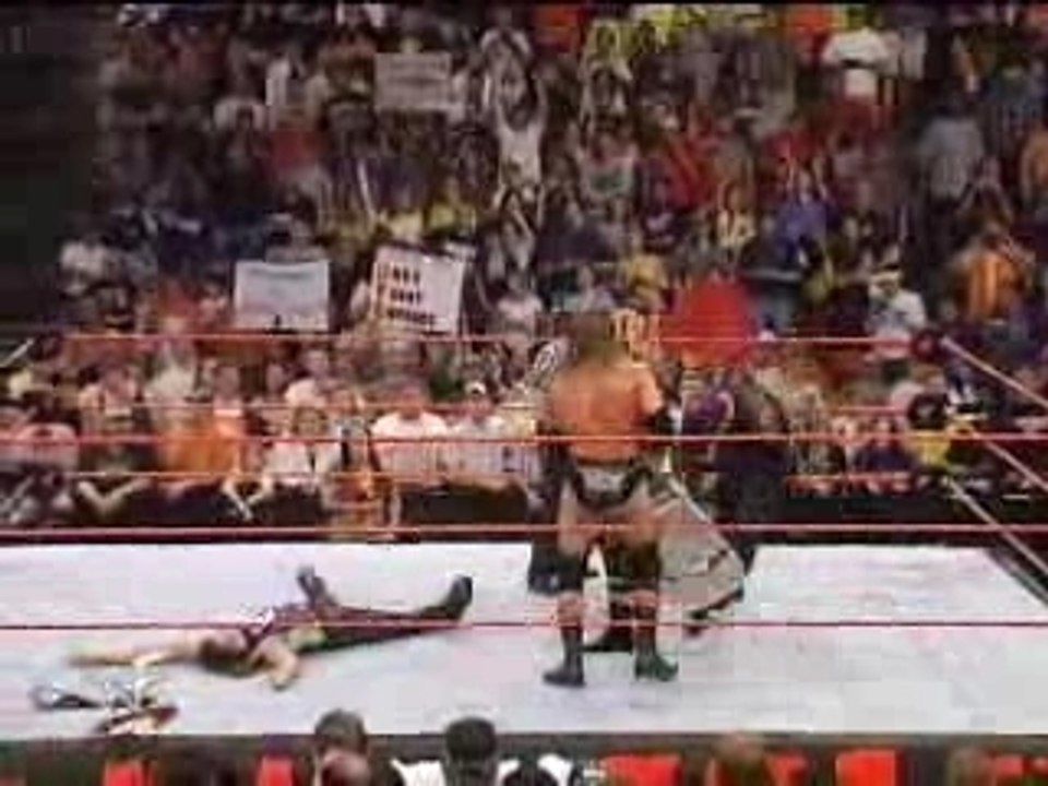 WWE- Kane & Undertaker Save Lita