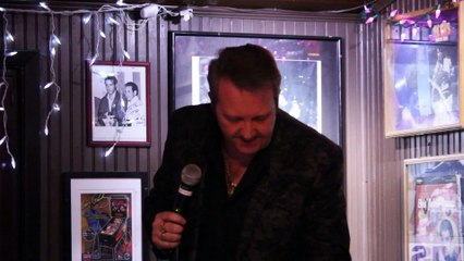 Colin Paul sings 'Mess O Blues' Marlowes Jan 6th 2016