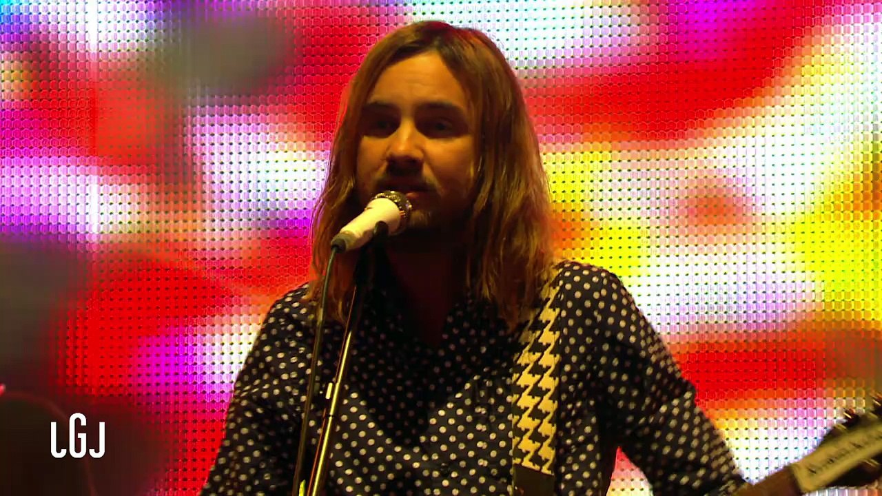 Tame Impala - The Less I Know The Better - Le Grand Journal du 01/02 - CANAL+