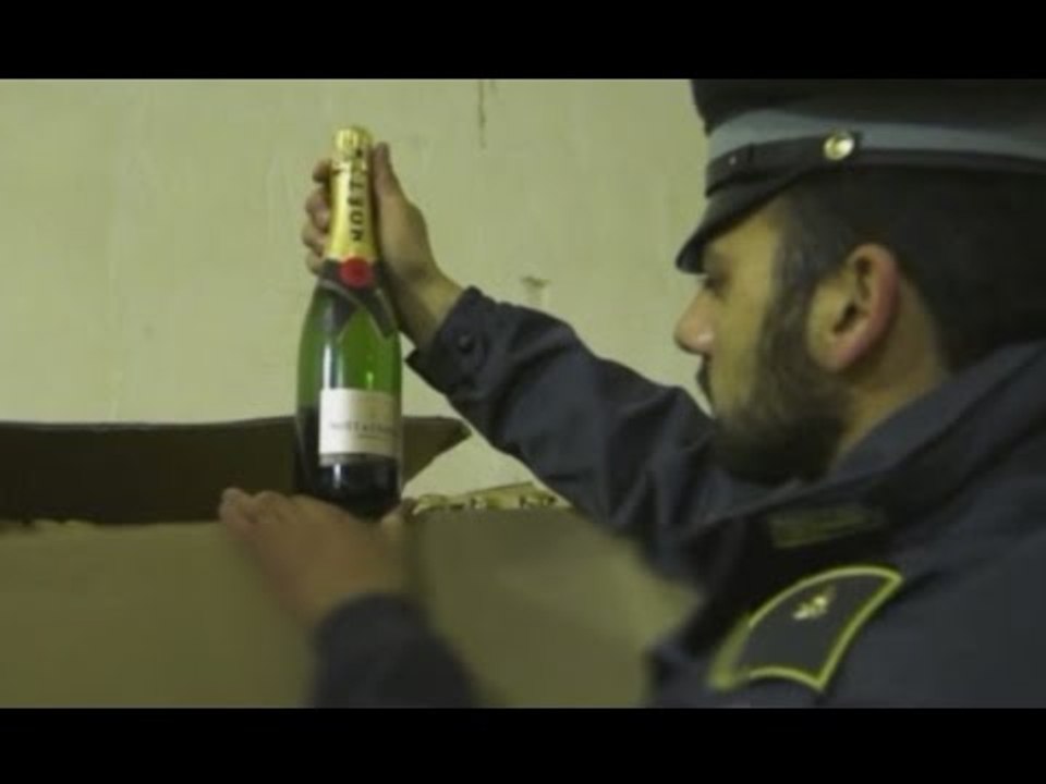 Padova - "Moet" contraffatto: sequestrate oltre 9mila bottiglie (01.02.16)