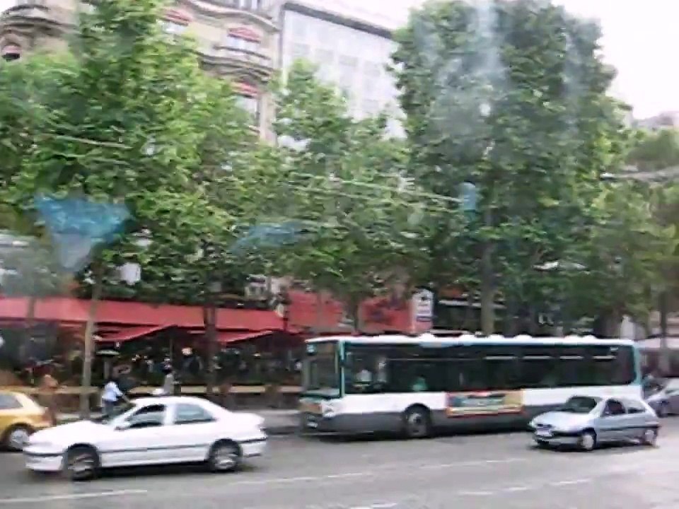 ФРАНЦИЯ, ПАРИЖ, Отель Ритц, Площадь Согласия, Елисейские Поля, Лувр