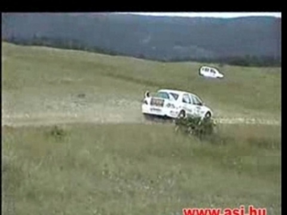 crash voiture de rallye