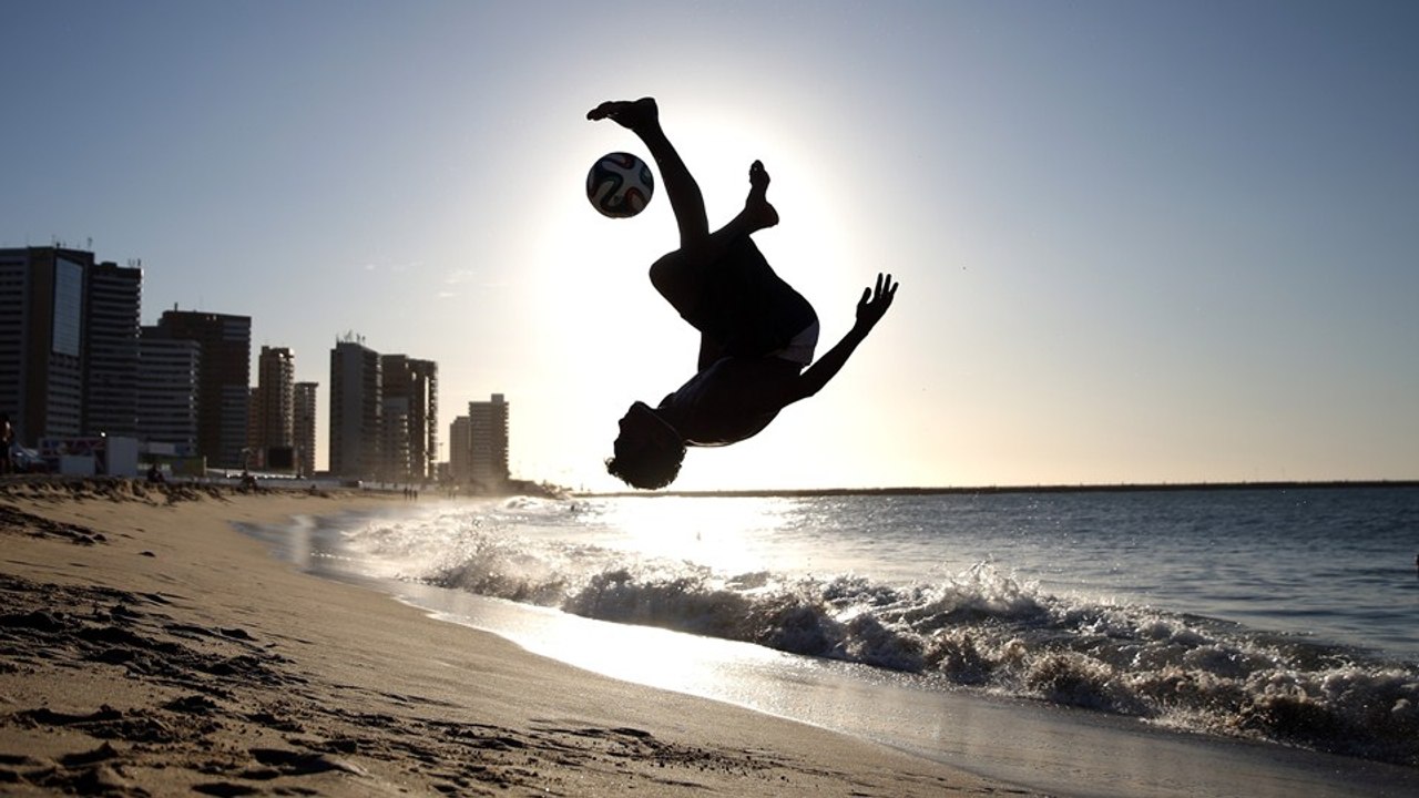 Top 3 â˜… Amazing Football Skills To Learn - Tutorial
