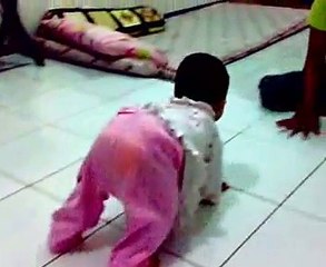 Funny Baby - Baby Crawling Fast