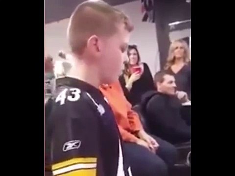 Breathtaking voice by 11 year-old boy singing Adele's Hello