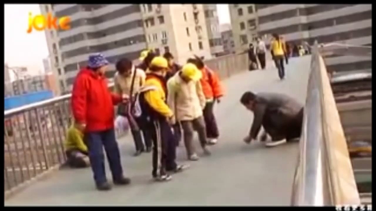 Funny prank in China - Invisible roe - NEW -