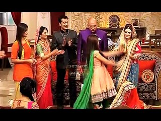 Grand Masti on serial 'Swaragini' sets by 'Saas Bahu Aur Betiyaan' on Aajtak