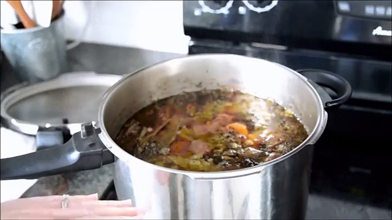 How To Make Turkey Bone Broth   with Jane Williams