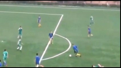 Boyundan büyük işe kalkıştı, mükemmel bir gol attı!