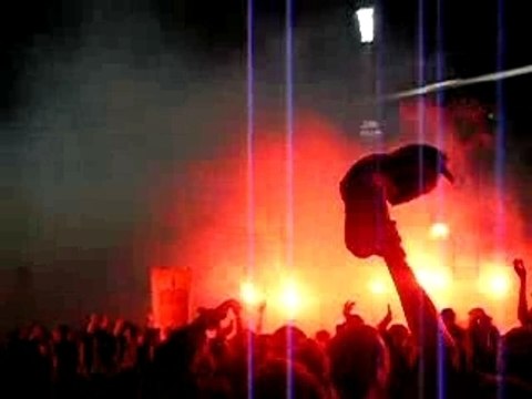Fumigènes ambiance de feu Gerland ol-nantes 6ème titre sud