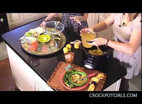 Crock Pot Monday - Chicken and Dumplings (Crock Pot Girls)