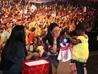 Genç Kadın Organlarını Bağışladığı Oğlunun Kalbini Dinledi