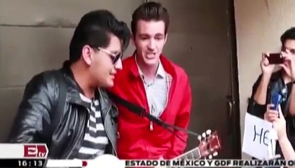 Drake Bell se toma fotos con fans  mexicanos y agradece su cariño / Joanna Vegabiestro