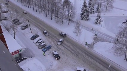 Женщина заехала в магазин . Пипец