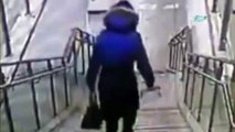 Çinli kadının merdivenle imtihanını izle