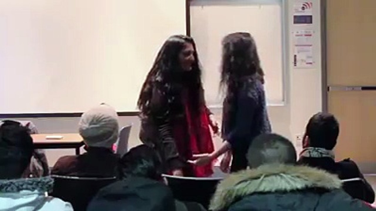 girls fighting
