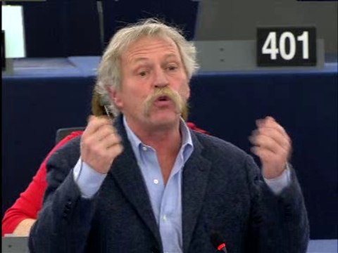 José Bové sur le TiSa: Ca fait 30 ans qu'on essaye de nous imposer l'accord général sur le commerce des services! et Personne n'en veut!