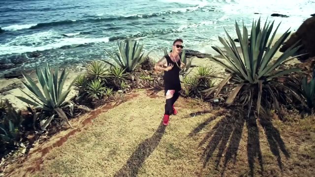 INNA-Cola-Song-feat-J-Balvin