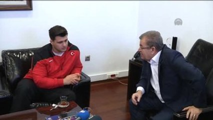 ATO Başkanı Bezci Milli Güreşçileri Kabul Etti