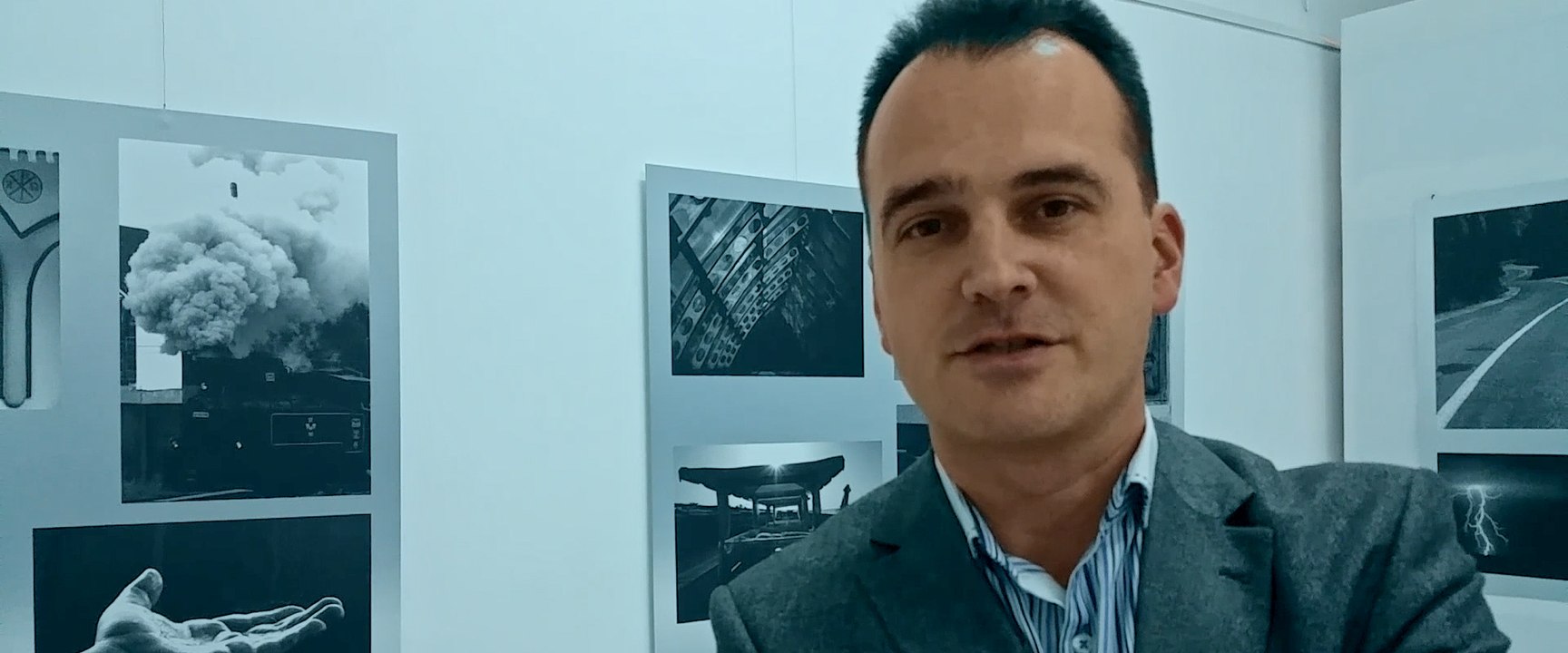 AGORA MEDIA | Nicuşor Ţigănilă, la propria expoziţie în alb-negru