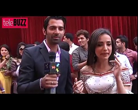 Arnav s ROMANTIC BED SCENE with Khushi in Iss Pyaar Ko Kya Naam Doon 27th July 2012