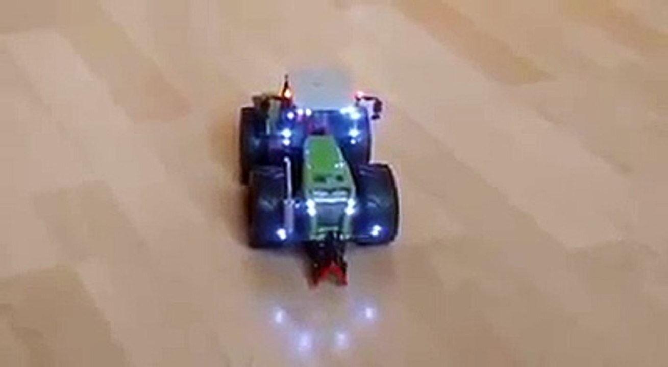 Bruder Construction Machines - Tracteur RC essai