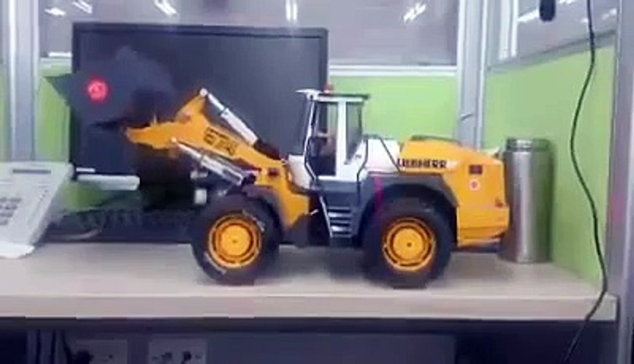 Chargeuses Liebherr Bruder télécommandé - Jouets de construction