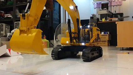 Jouets Bruder Bagger - Essai de pelle sur chenilles 365C