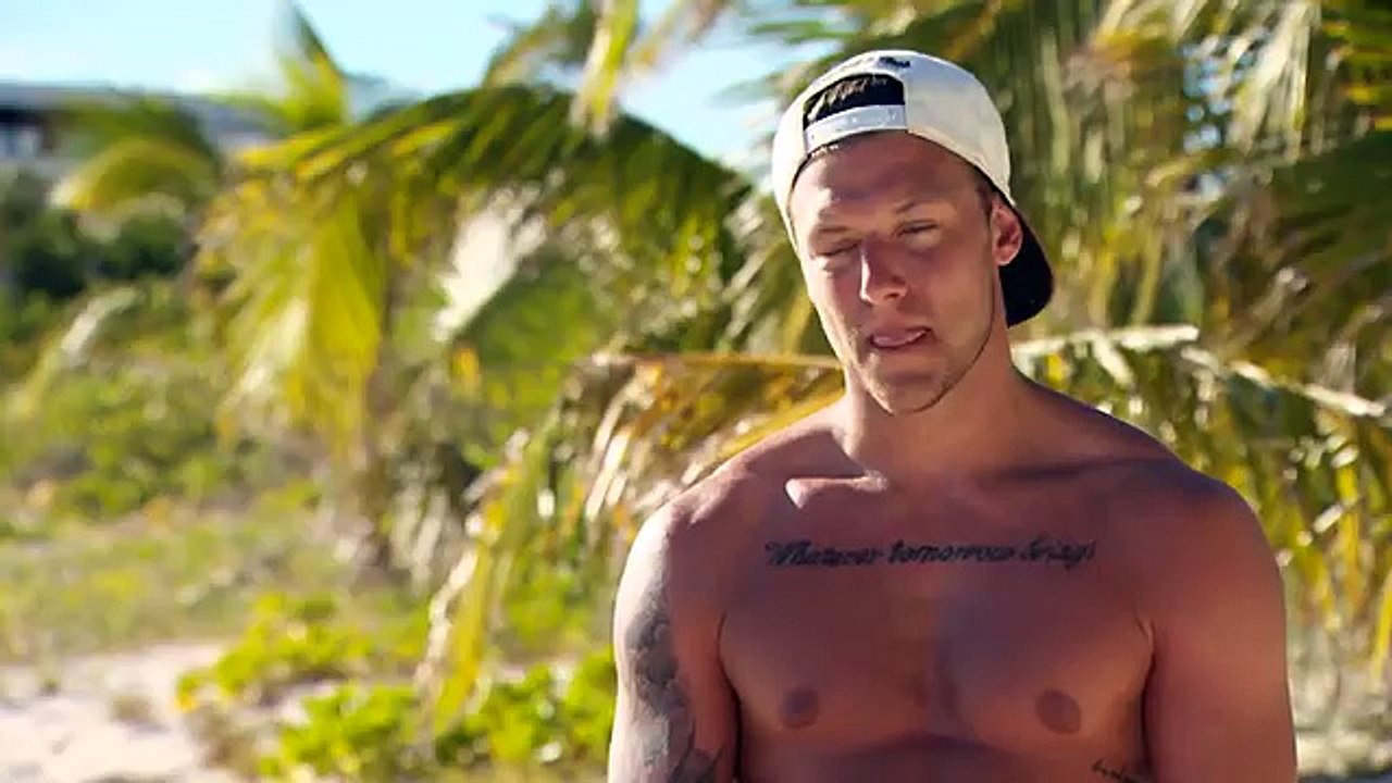 Niklas blir obekväm när Viktoria dyker upp