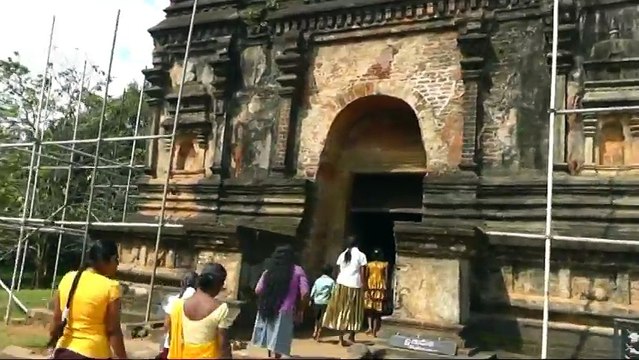 ШРИ ЛАНКА, ПОЛОННАРУВА, РАЗВАЛИНЫ ДВОРЦОВ И МОНАСТЫРЕЙ