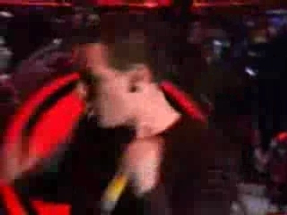 Linkin park bleed it out live @ kroq 07