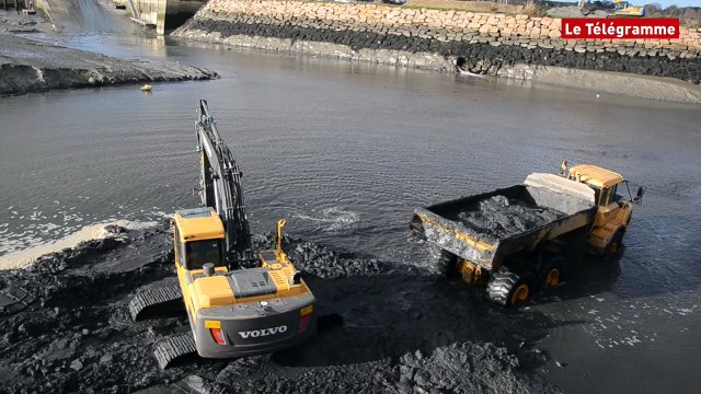 Paimpol. Port : il se sort de la vase tous les deux ans