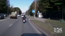Biker crashes in police car in RUSSIA (LOL)!Байкер аварии