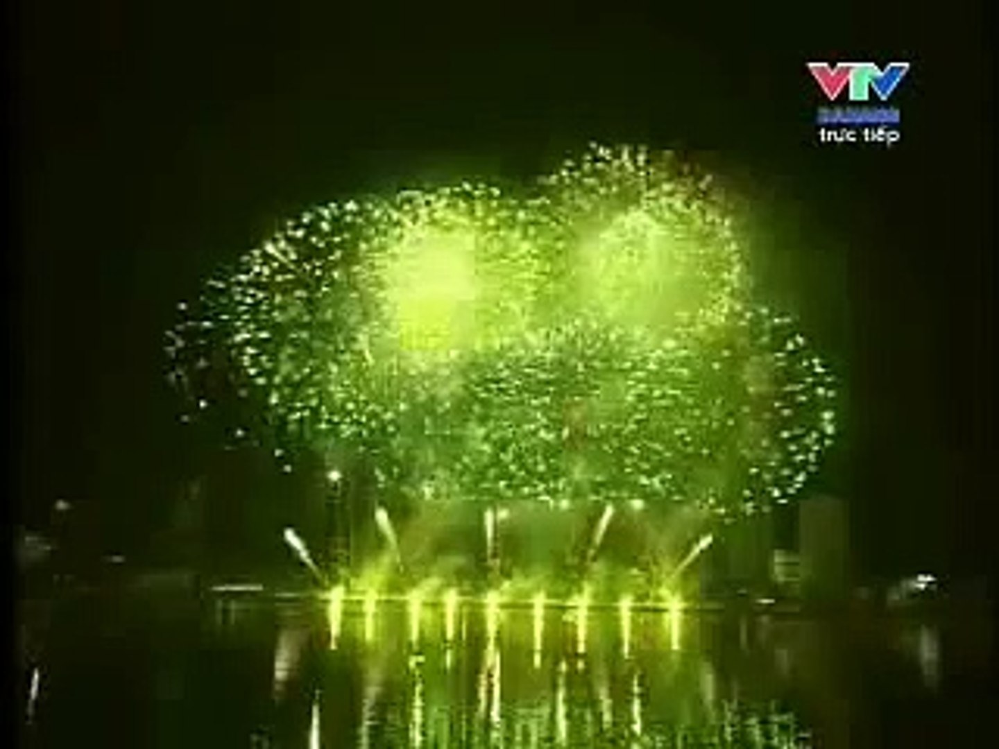 ⁣Международный фестиваль фейерверка -- 2011 в Дананге   Команда Китая Туры во Вьетнам - копия