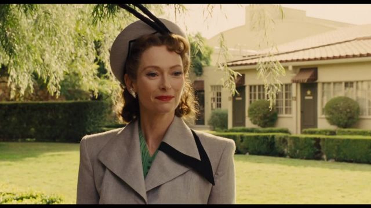 How Tilda Swinton Became Dueling Twin Gossip Columnists in Hail, Caesar!