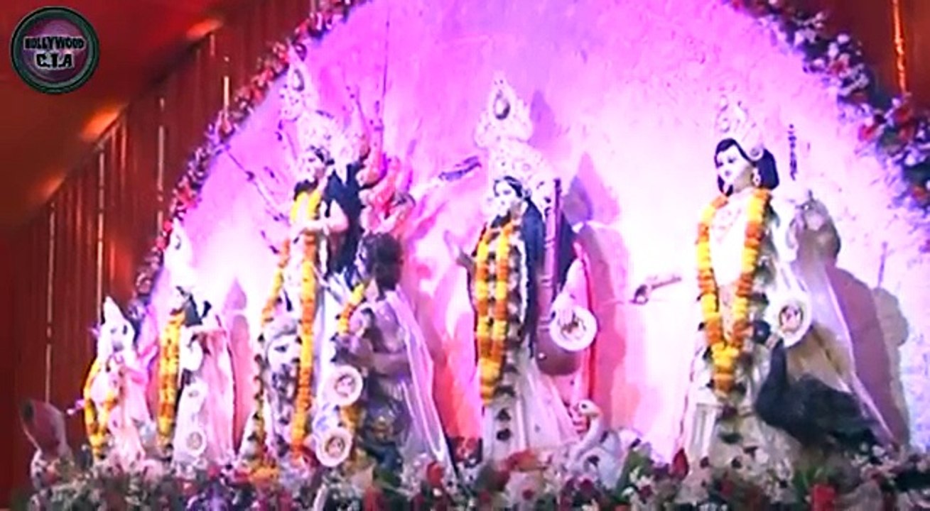 Kajol SPOTTED with kids Nysa & Yug Devgn @ Durga Pooja