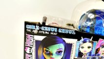 Gore-Geous Ghoul MONSTER HIGH Anti Styling Head Glows in the Dark Doll Lip Gloss 33 Hair P