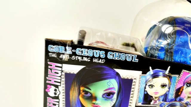 Gore-Geous Ghoul MONSTER HIGH Anti Styling Head Glows in the Dark Doll Lip Gloss 33 Hair P
