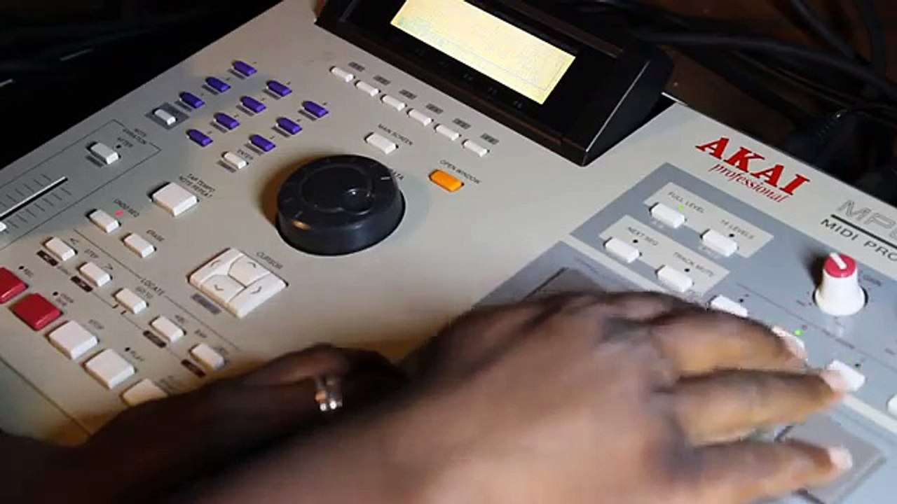 Using JFilt's "Essential Hip Hop Chords" Ebook (MPC 2000XL Boom Bap)