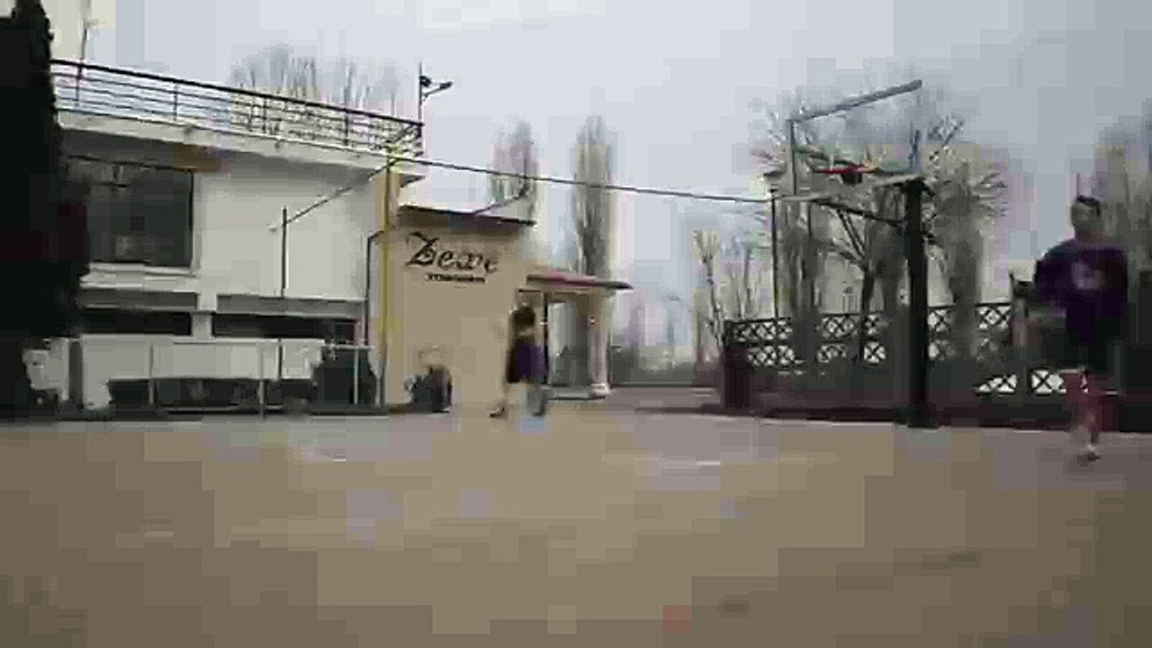 Amazing 5'9'' dunker aka The Dejanu :: 50 INCH VERTICAL JUMP