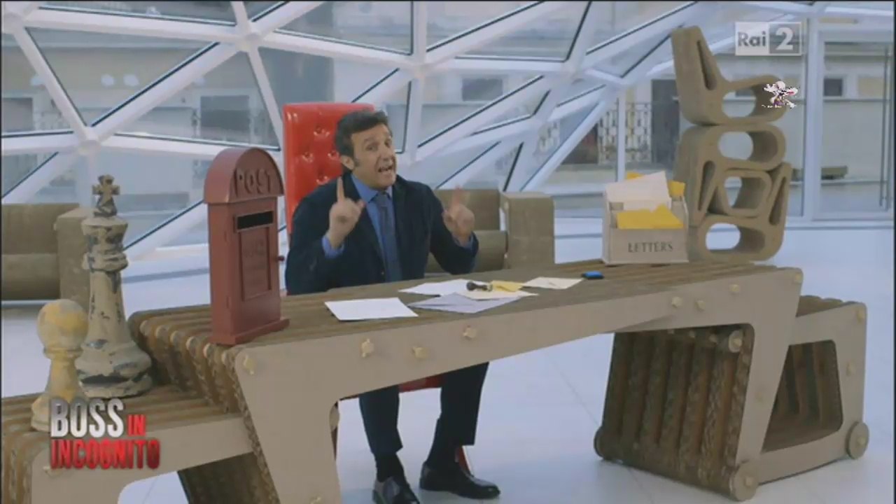 Flavio Insinna introduce la settima puntata di Boss in Incognito 3