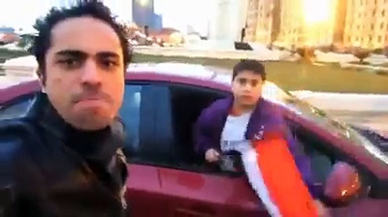 فيديو أحمد مالك وشادى أبو زيد وإستخدامهم الواقى الذكرى للتريقة على الشرطة فى ذكرى ثورة 25 يناير