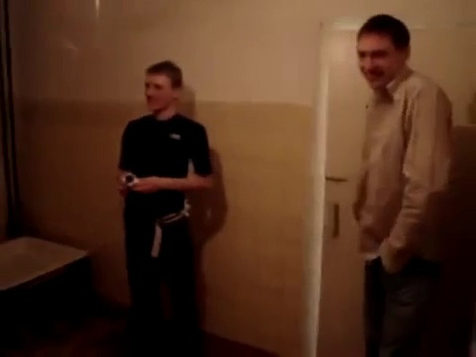 В унитаз бы не упасть