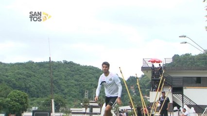 Patito Rodriguez faz treino 'especial' no Santos
