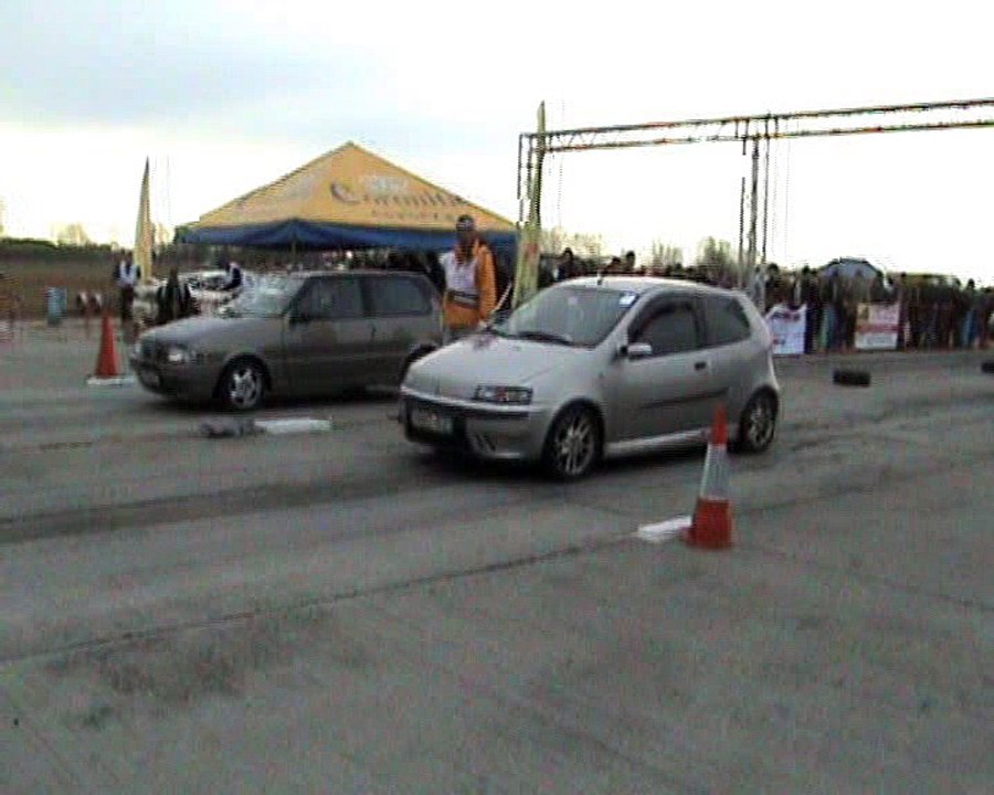 Fiat Punto HGT Vs. Fiat Uno Turbo Drag Race