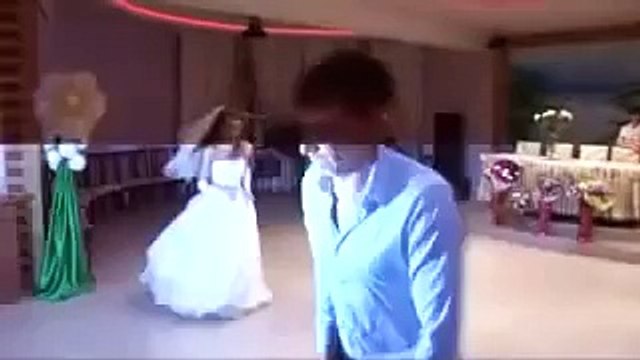 Прикольный танец невесты) Невеста зажигает)